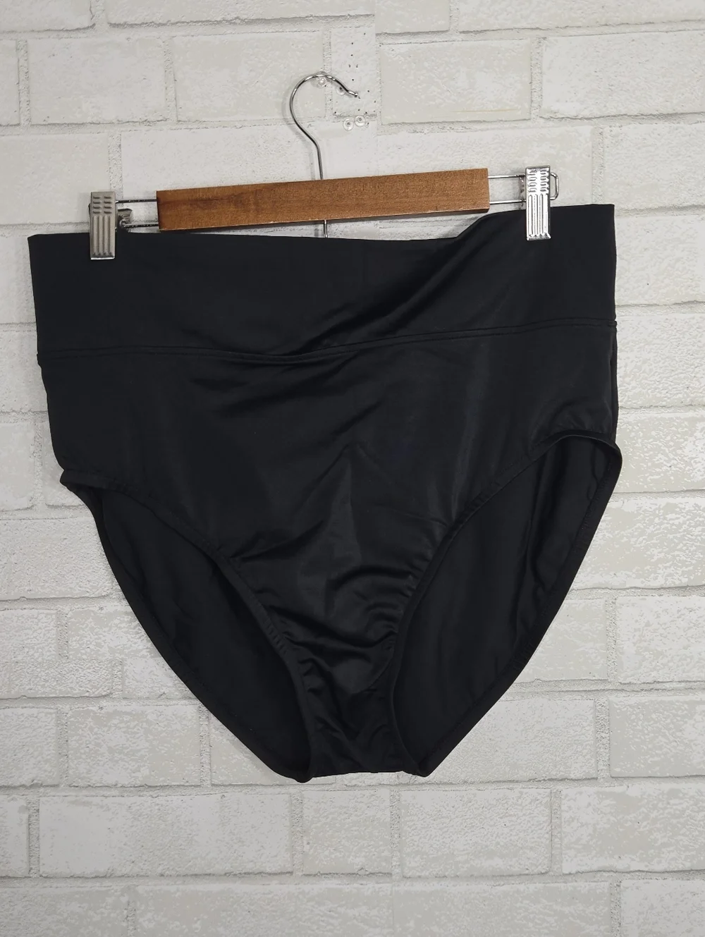 Trimshaper black bikini bottoms